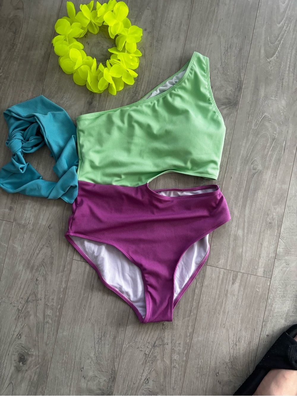 Girls One-Shoulder Colorblock One-Piece Swimsuit in Light Green and Purple LG